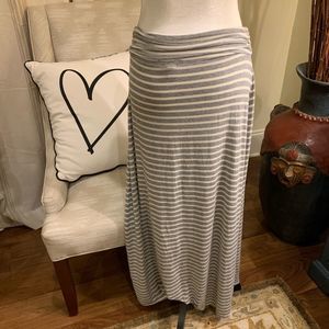 J crew long skirt 🤍